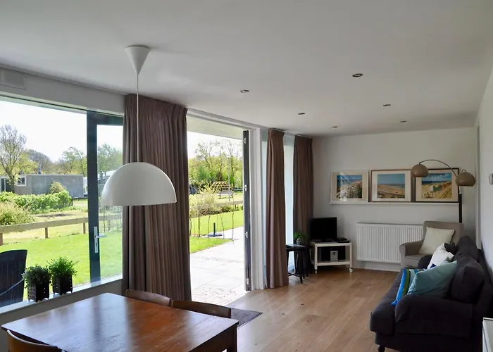 Vakantiehuis In Near Sandy Beaches *