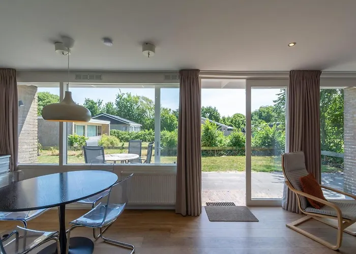 Vakantiehuis In Near Sandy Beaches *